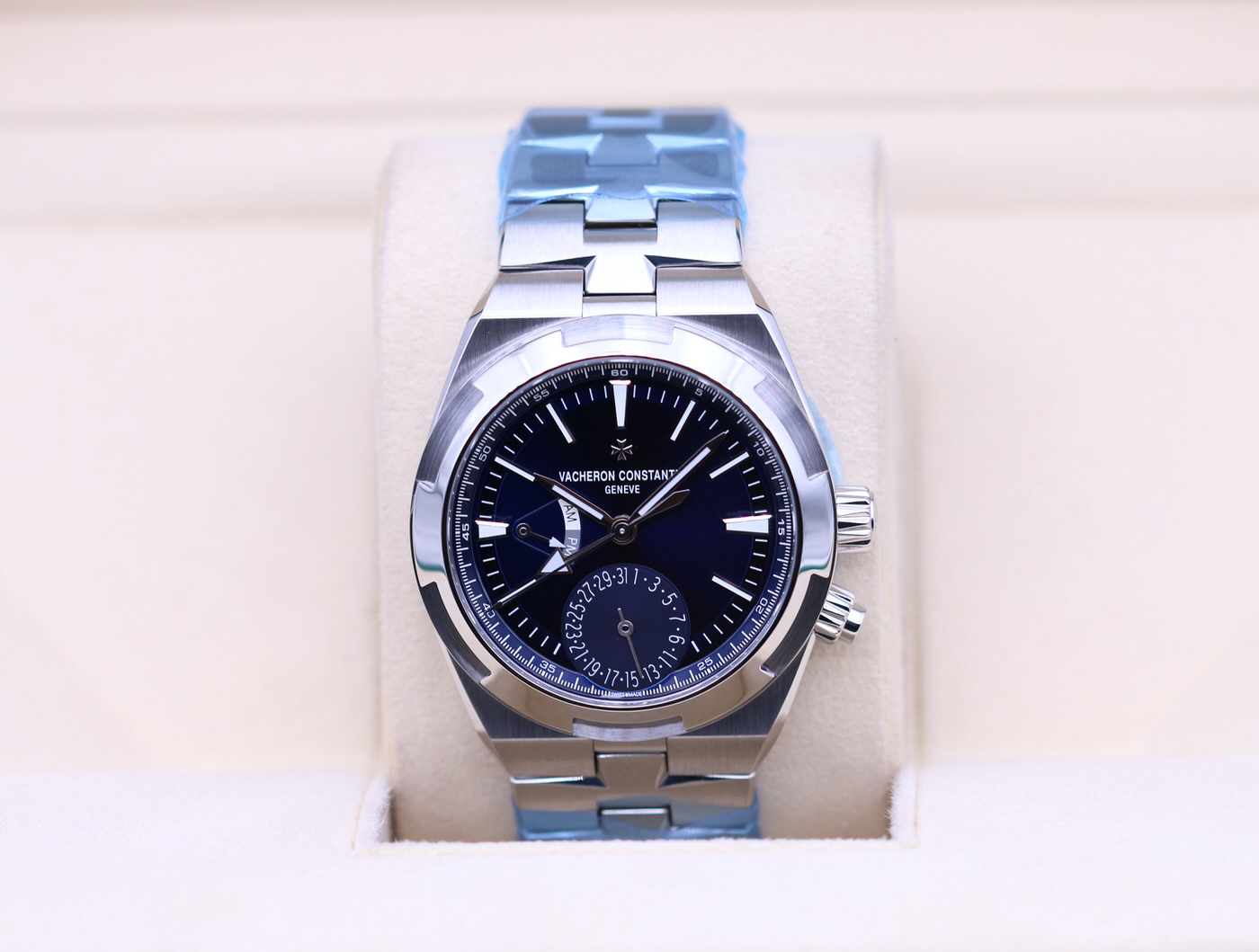 Vacheron Constantin Overseas Dual Time Blue Dial 7900V 110A B334 2022