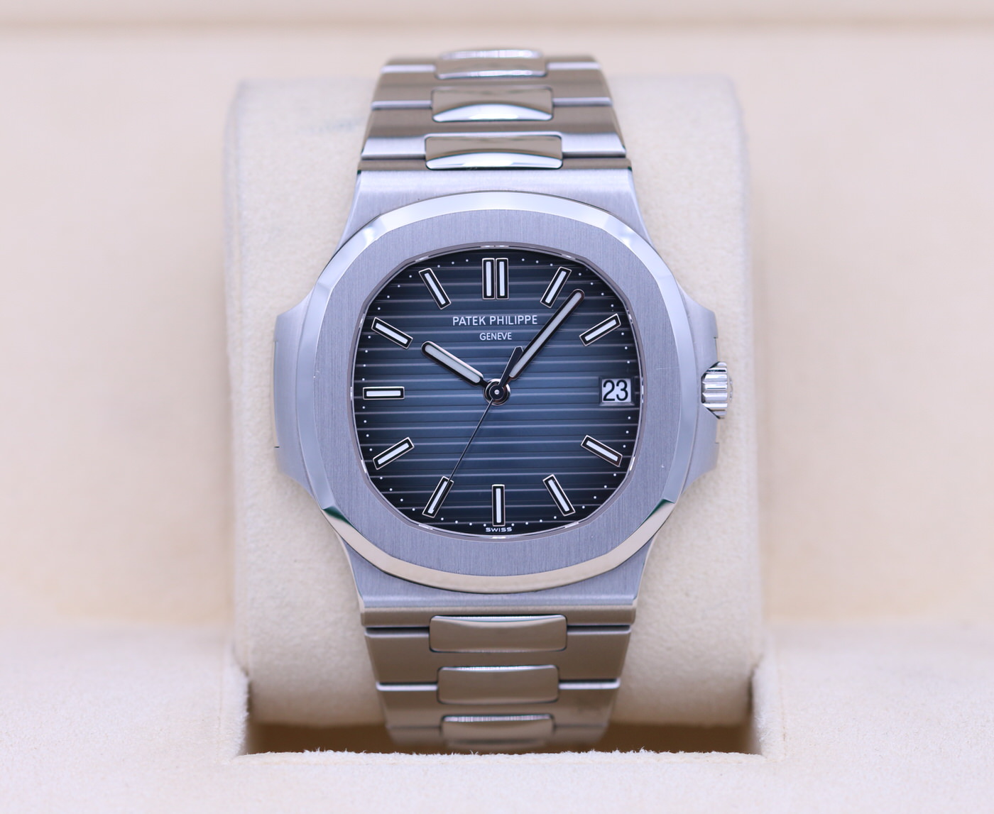 Patek Philippe Nautilus 5711/1A Blue Dial Stainless – Box & Papers ...