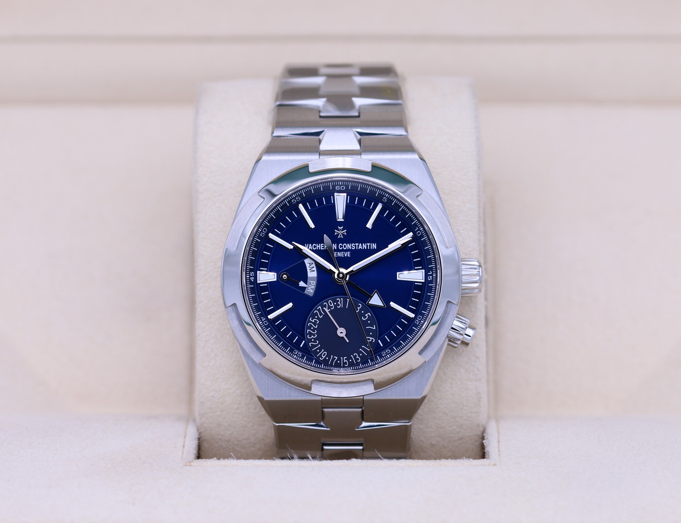 Vacheron Constantin Overseas Dual Time Blue 7900V/110A-B334 – 2021 ...