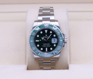 Rolex Submariner (Date) "Hulk" 116610LV Green Dial Stainless - 2019 Box & Papers