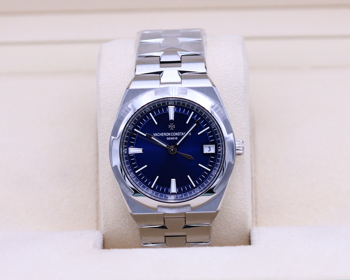 Vacheron Constantin Overseas Blue Dial 4500V/110A-B128 – 2022 Unworn ...