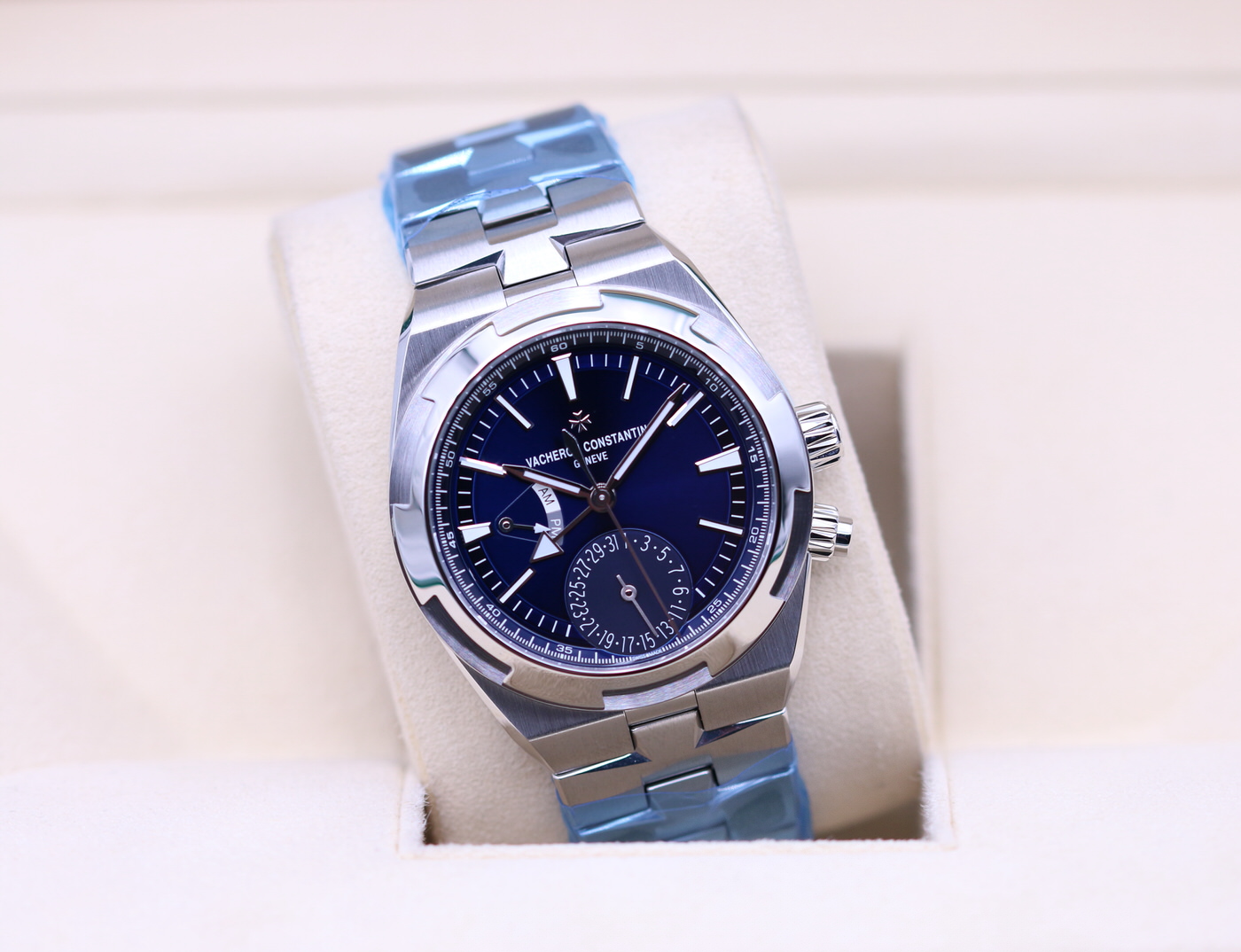 Vacheron Constantin Overseas Dual Time Blue Dial 7900V/110A-B334 – 2022 ...