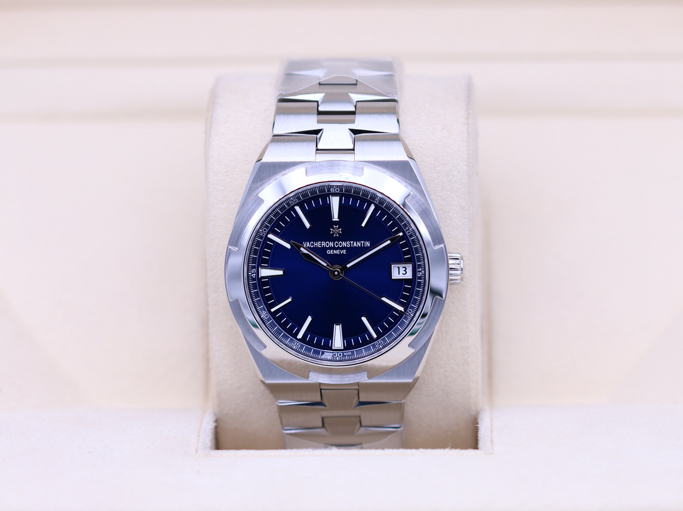 Vacheron Constantin Overseas Blue Dial 4500V/110A-B128 – 2022 Unworn ...