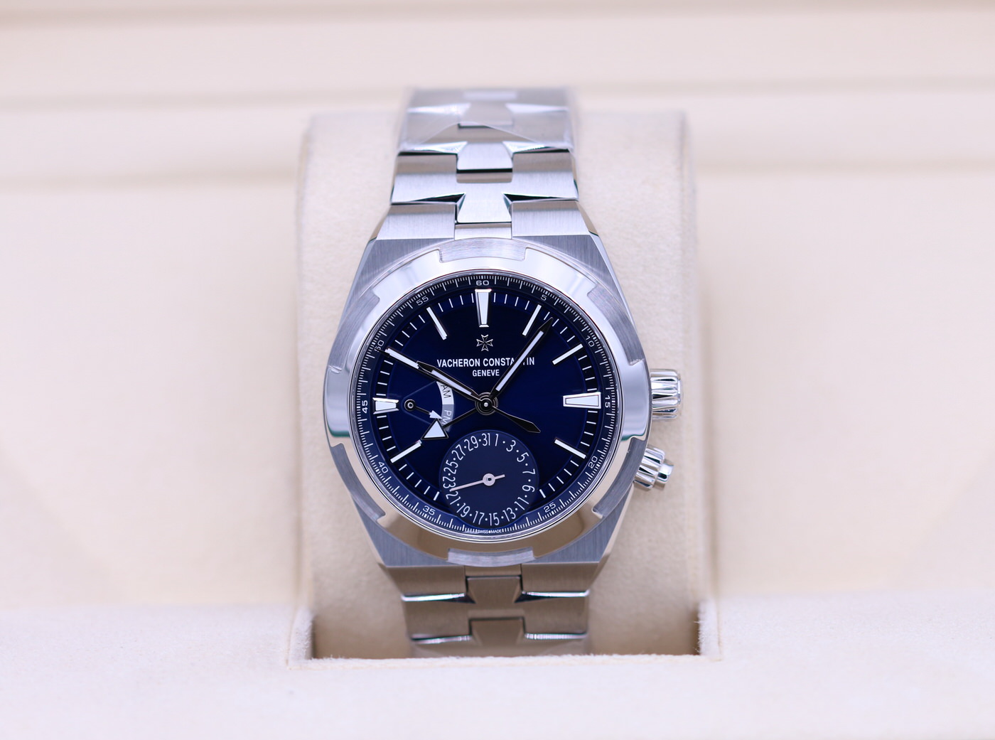 Vacheron Constantin Overseas Dual Time Blue Dial 7900V/110A-B334 – 2022 ...