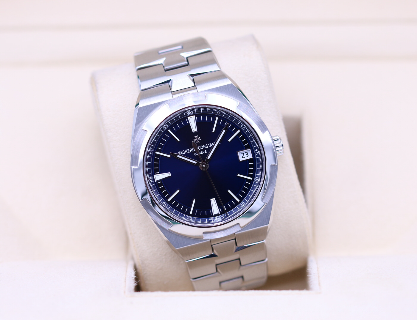 Vacheron Constantin Overseas Blue Dial 4500V/110A-B128 – 2021 Box ...