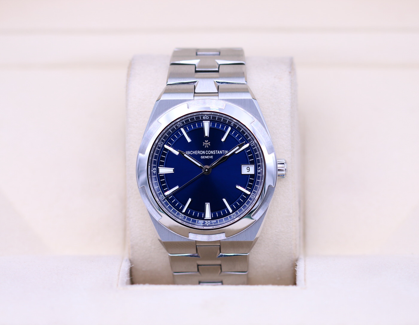 Vacheron Constantin Overseas Blue Dial 4500V/110A-B128 – Box & Papers ...