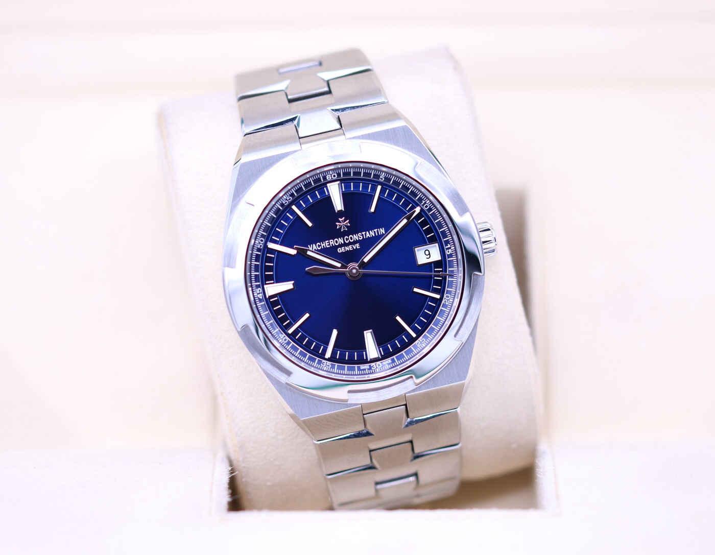 Vacheron Constantin Overseas Blue Dial 4500V/110A-B128 – Box & Papers ...