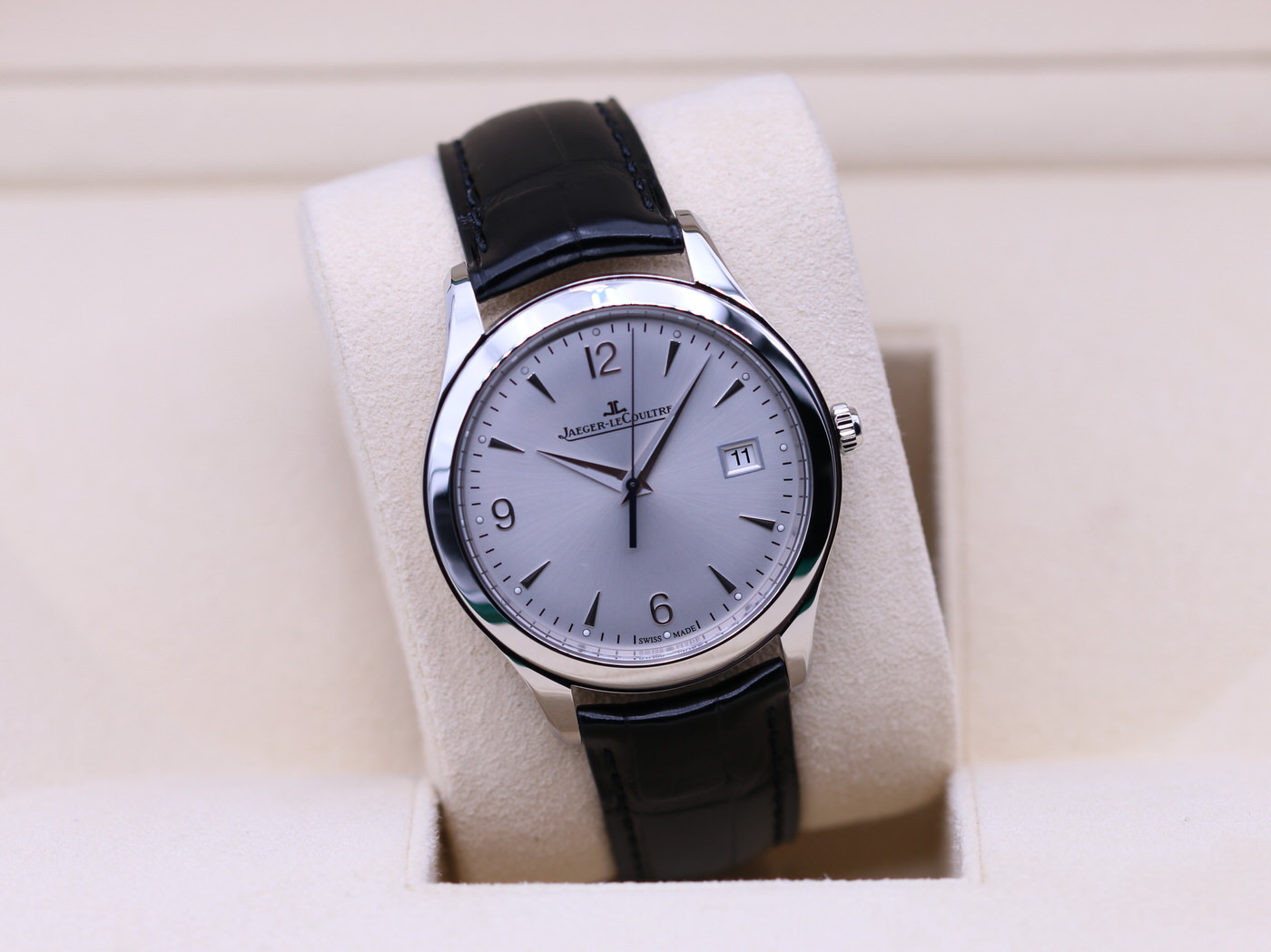 Jaeger LeCoultre Master Control Date Silver Dial Q1548420 Box