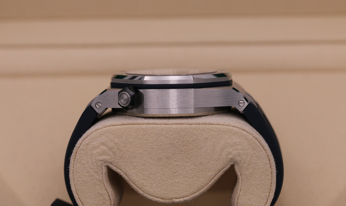 Audemars Piguet Royal Oak Offshore Diver Blue Dial 15720ST.OO