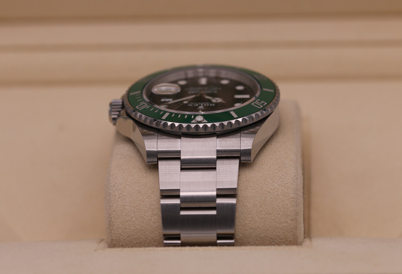 Rolex 126610LV Submariner Date Kermit Black Dial Green Bezel Oyster  Bracelet New 2022 Box/Papers - The Wrist Watcher