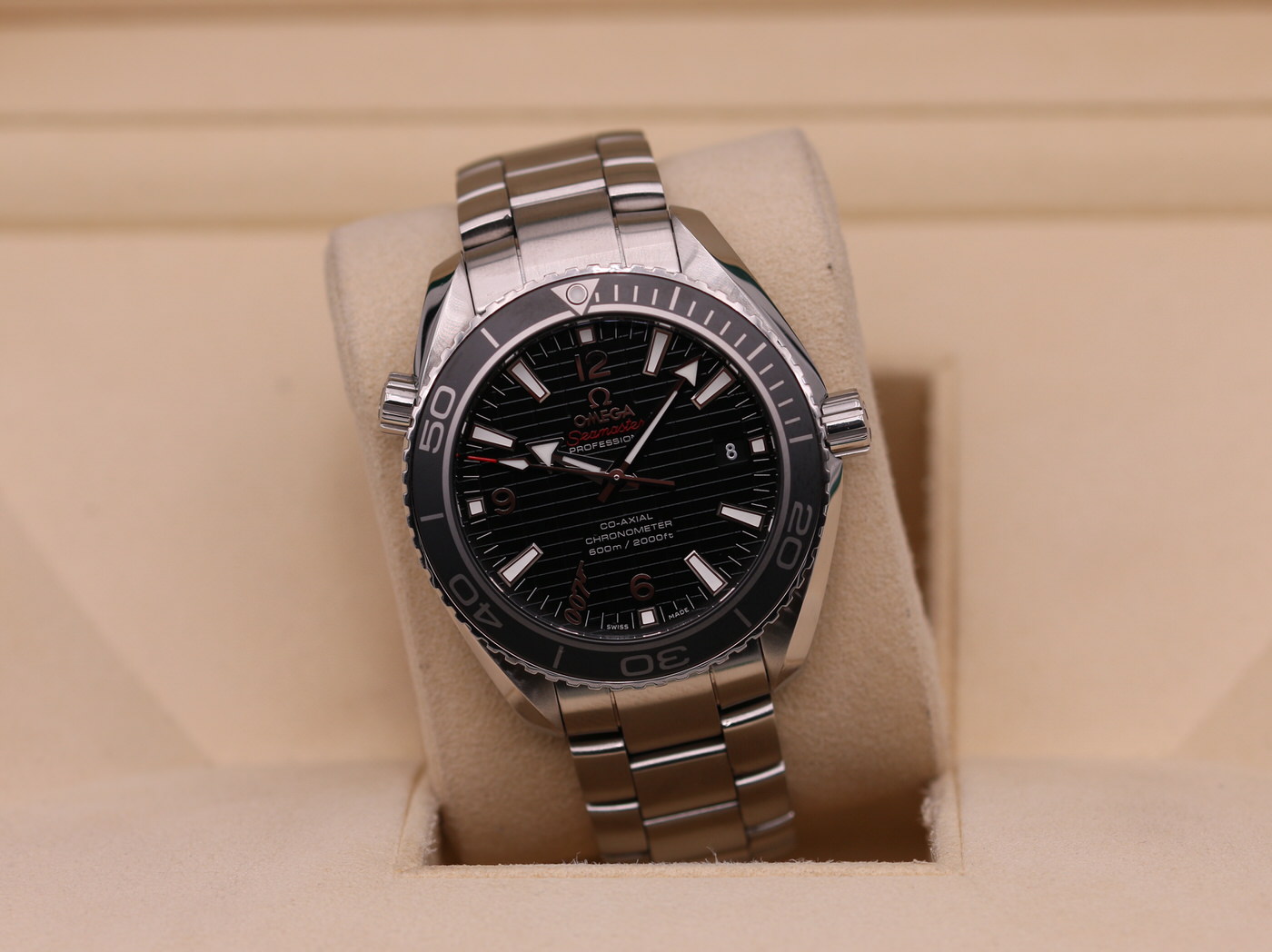 Omega seamaster planet ocean skyfall best sale