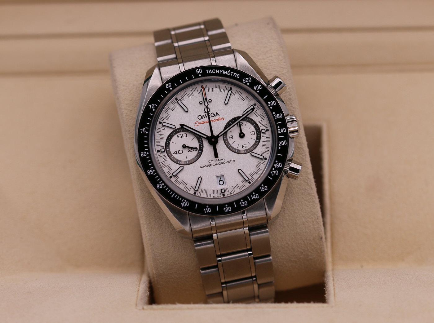 Omega speedmaster clearance racing white dial