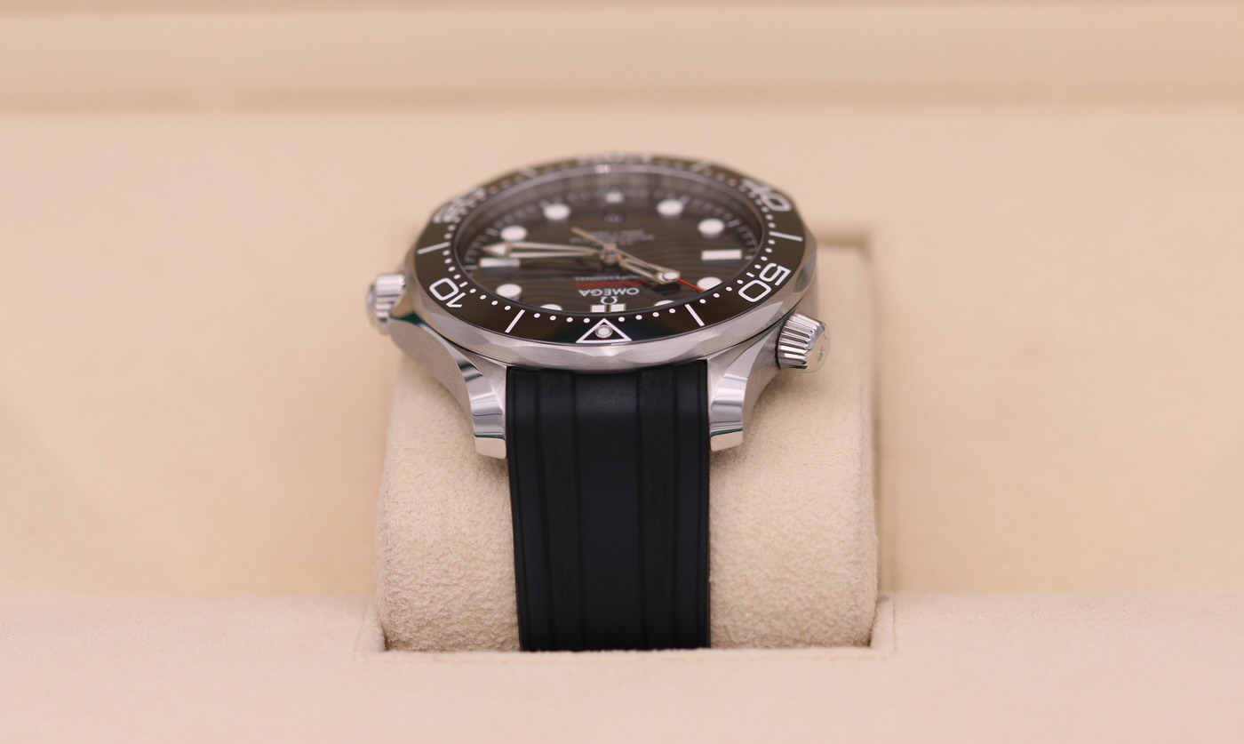 Omega Seamaster Diver 300M Black Dial 210.32.42.20.01.001 2023