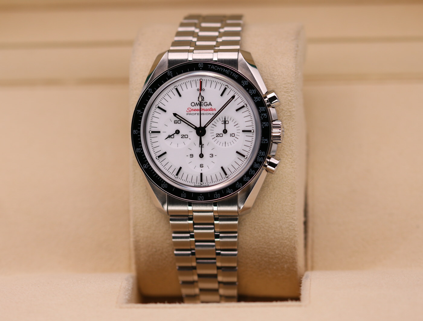 Omega Speedmaster Professional White Dial 310.32.42.50.04.001
