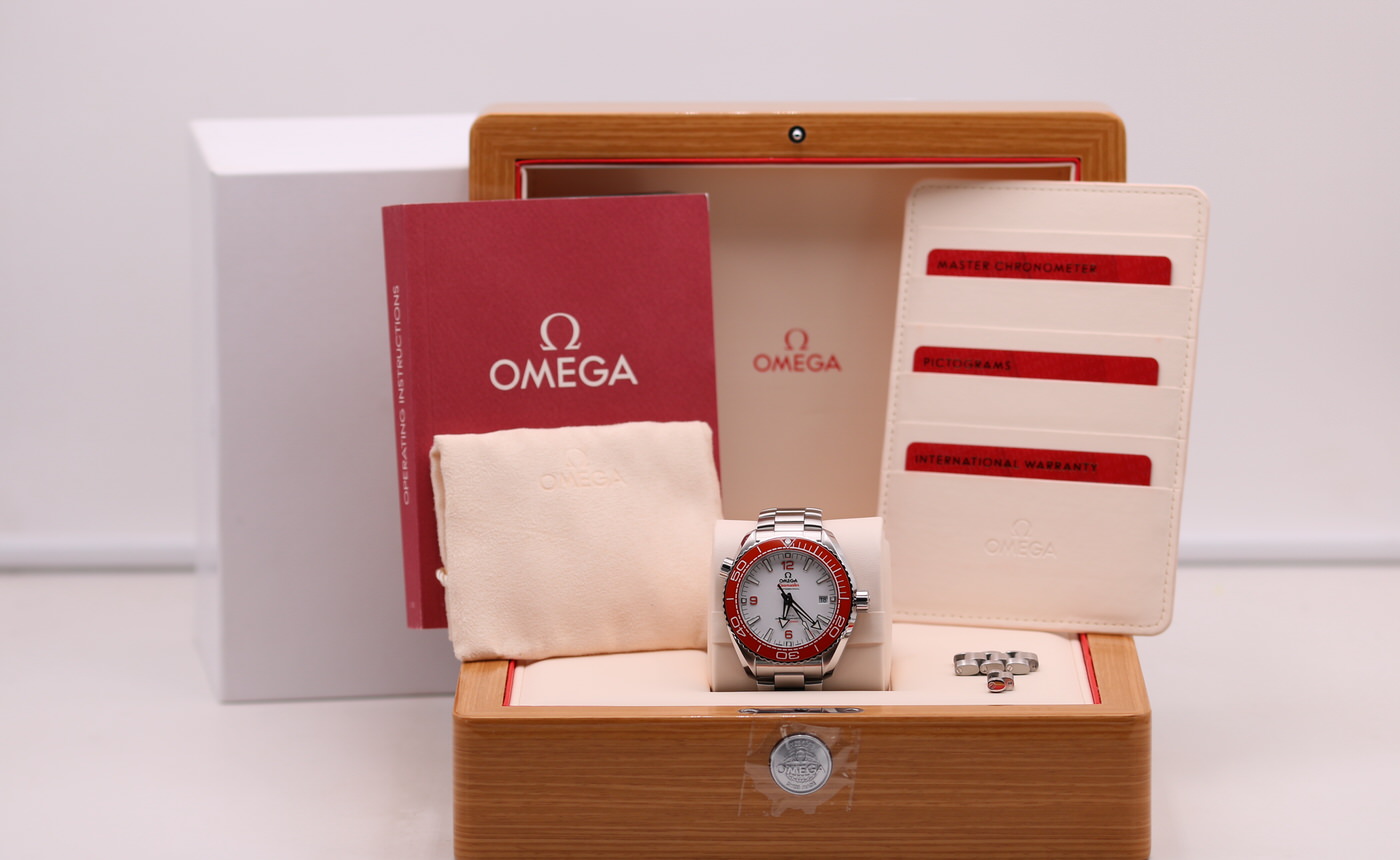Omega Watch Red and Cream Box Set Pre-owned Omega Ladies Watch Box main image 3