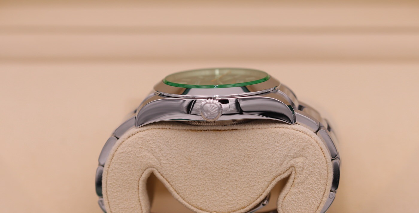 Rolex Milgauss Z-Blue Dial Green Sapphire 116400GV – 2021