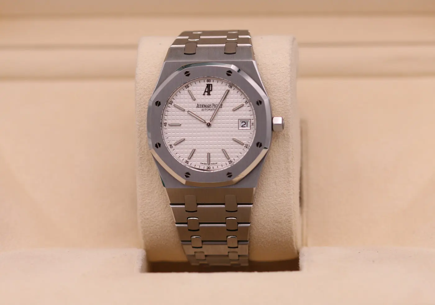 Audemars Piguet Royal Oak Jumbo Extra-Thin White Dial 15202ST