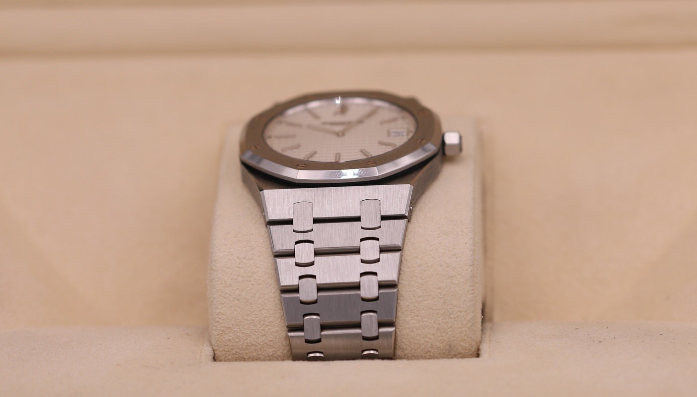 Audemars Piguet Royal Oak Jumbo Extra-Thin White Dial 15202ST