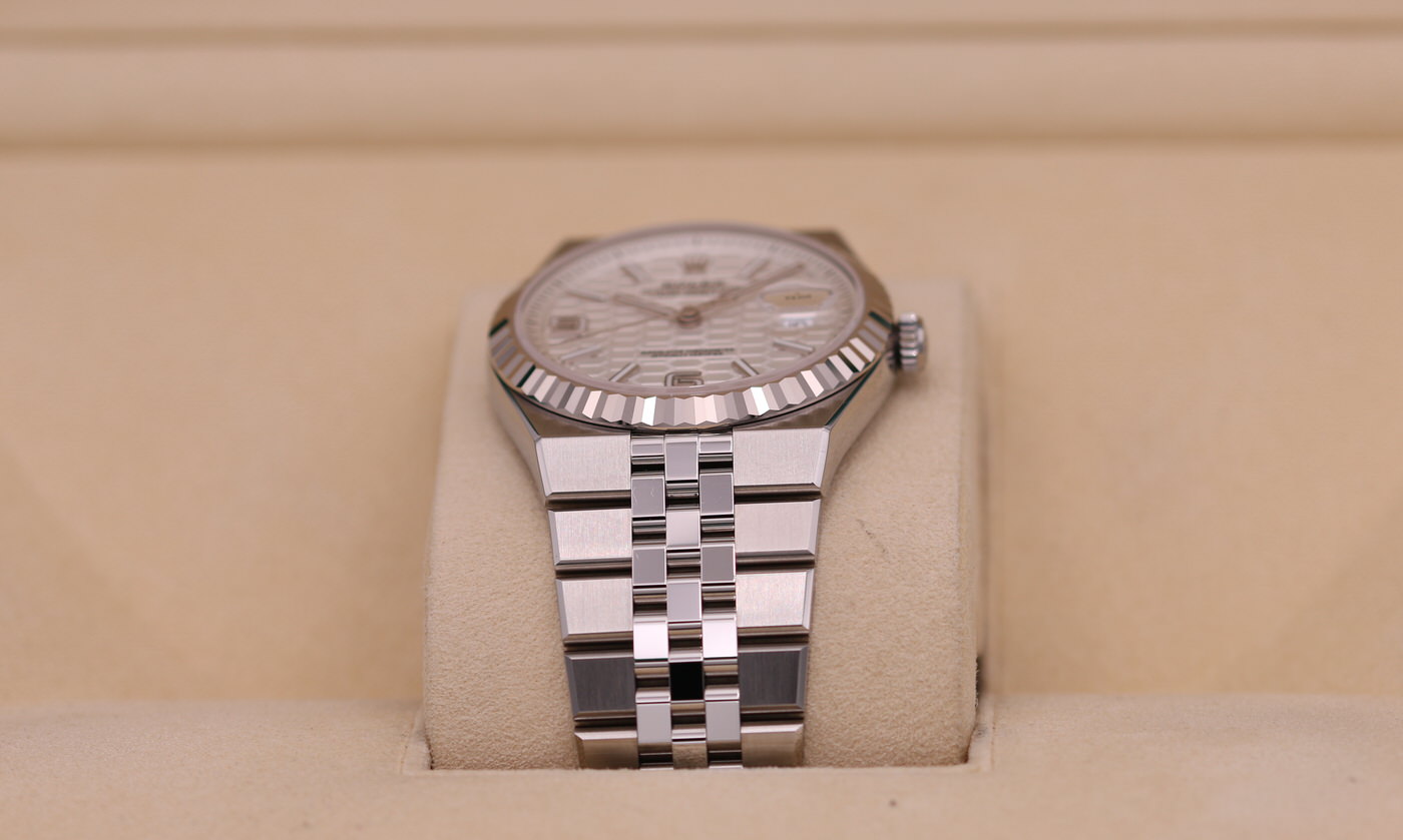 Rolex Land-Dweller 40 White Honeycomb Motif Dial 127334 – 2025