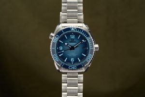 Omega Seamaster Planet Ocean 600M Summer Blue 215.30.40.20.03.002 - Complete